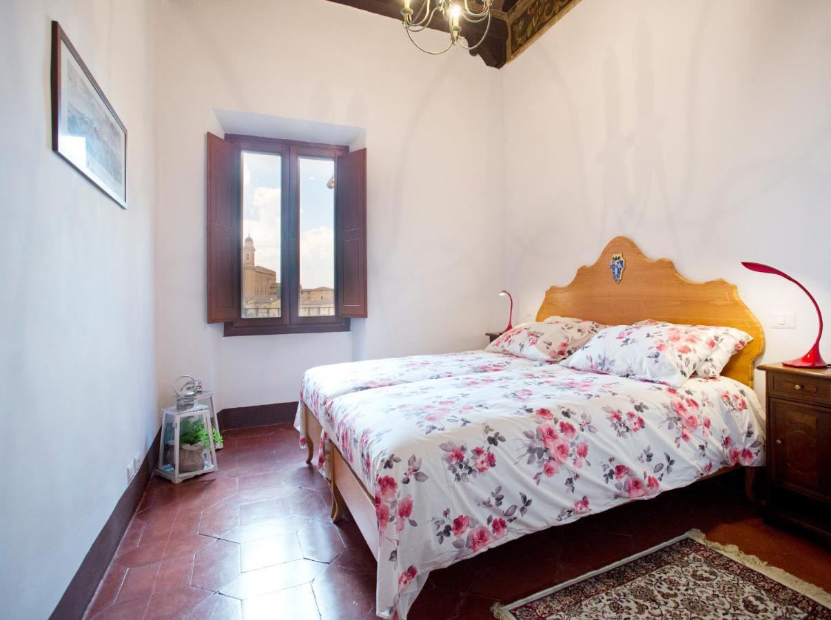 Ferienwohnung Residenza D'Epoca Palazzo Piccolomini Siena Exterior foto