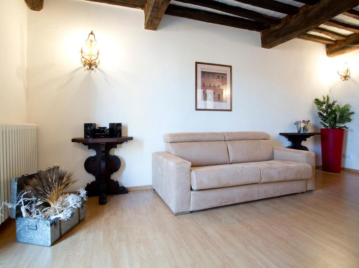 Ferienwohnung Residenza D'Epoca Palazzo Piccolomini Siena Exterior foto